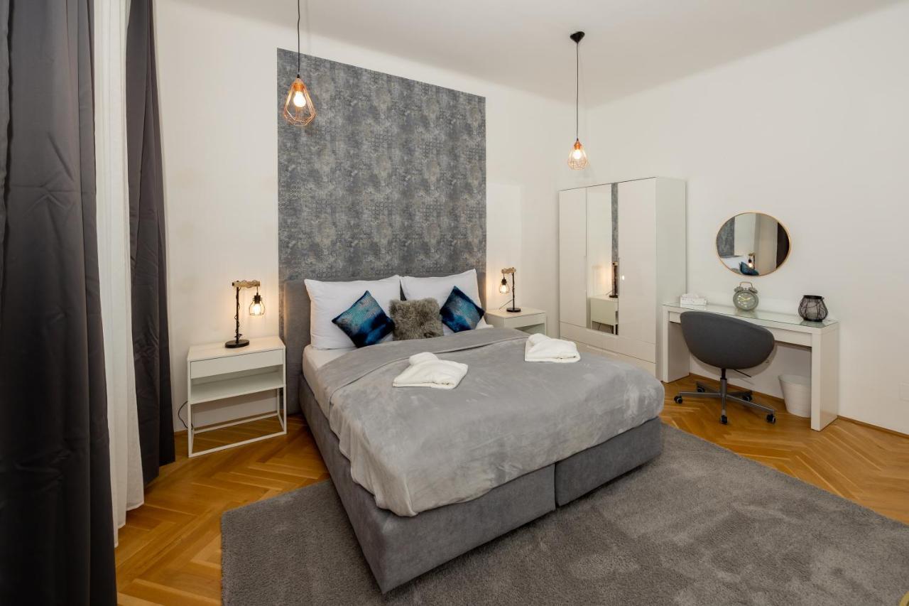 Delightful 1 Bedroom Near Schoenbrunn And Westbahnhof With Big Porch Appartement *