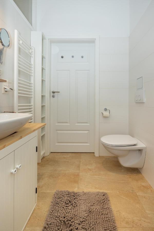 Appartement Delightful 1 Bedroom Near Schoenbrunn And Westbahnhof With Big Porch